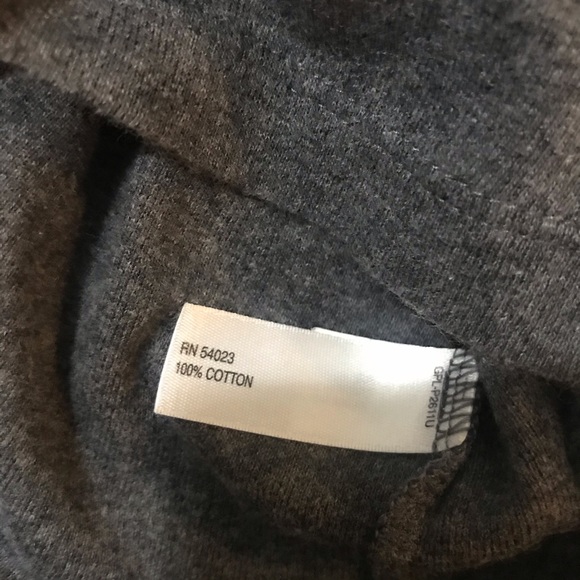 Simple top from Gap - Picture 2 of 4